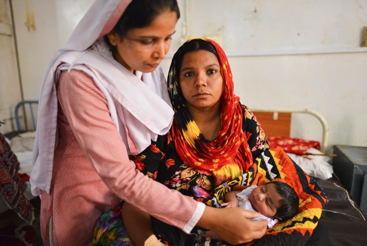 Photo by MNCH Services Project Pakistan Initiation of family planning immediately after birth is both efficient for health systems and easier for women since few women in low-resource settings are able to return to a facility for further care. 